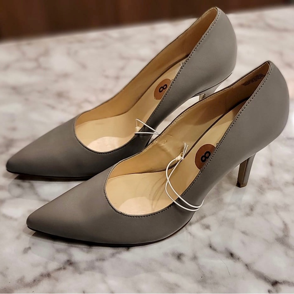 NWT Nine West pointed toe heels